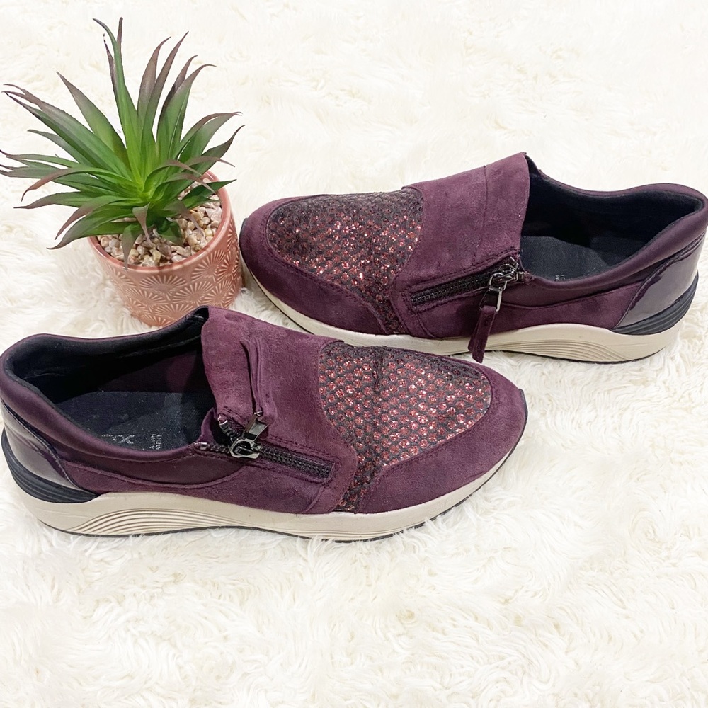 Geox Women's Athletic Shoes in Burgundy and Black